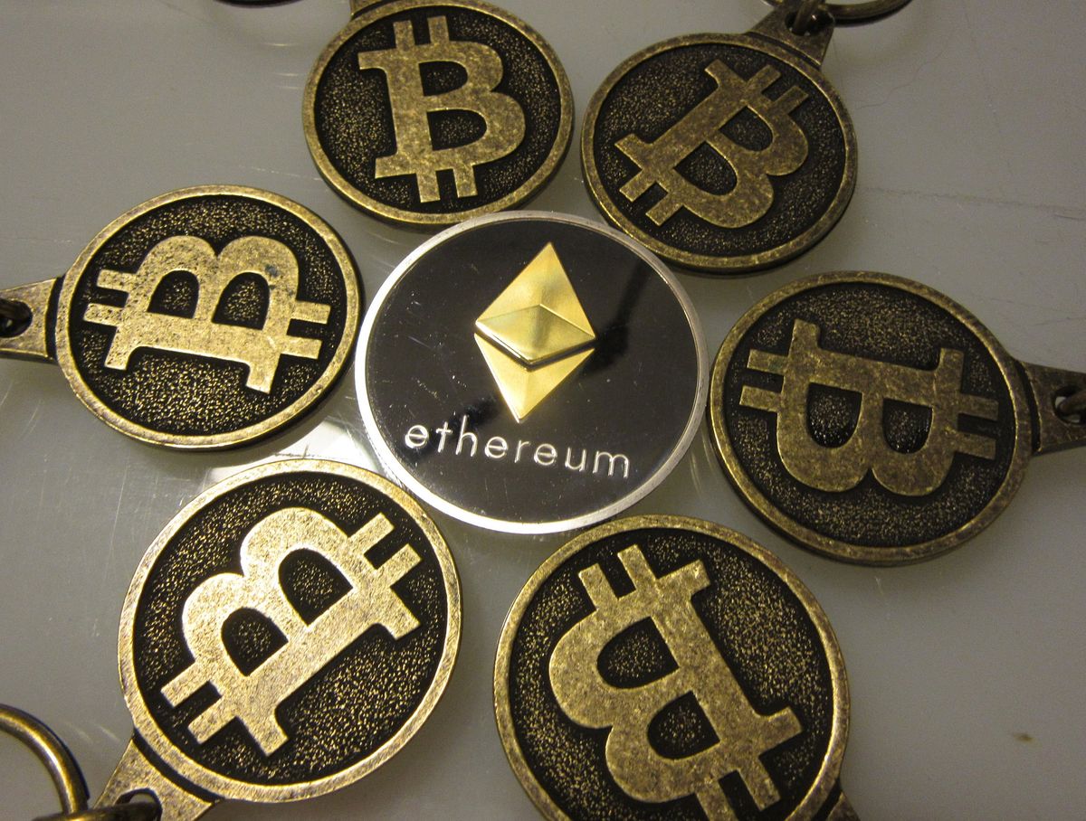 NBP i KNF: ostrzegamy przed bitcoinem. Możliwe oszustwa i duże spadki kursu