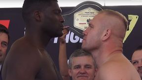 Boks. KNB 7: Różański minimalnie cięższy od Ugonoha. Długa wymiana spojrzeń (wideo)