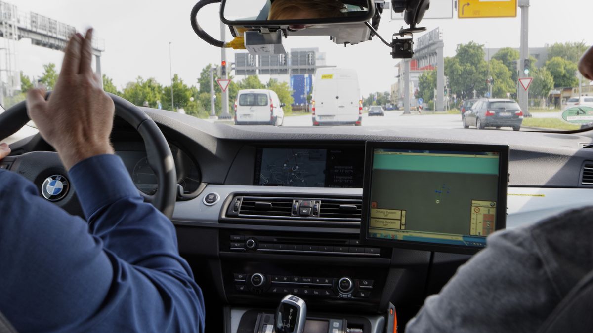 Autonomiczny samochód - zdjęcie ilustracyjne