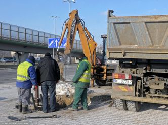 Sposób na kombinatorów. Wpuszczają dym w kanały