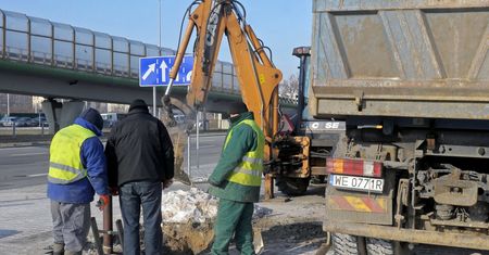 Sposób na kombinatorów. Wpuszczają dym w kanały