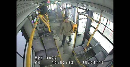 Lublin: Przywłaszczył laptopa w autobusie. Kto go rozpoznaje? (wideo)