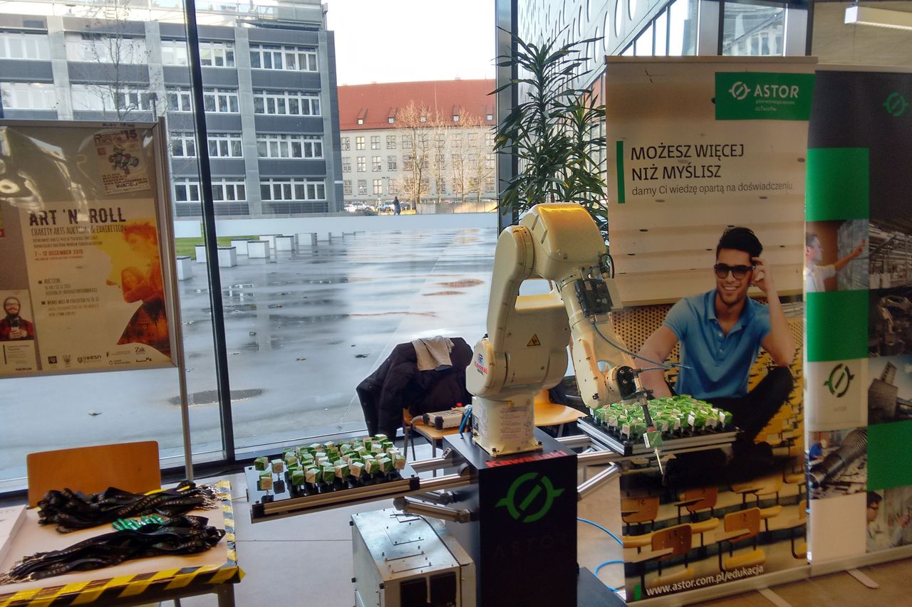 Roboty walczyły na Politechnice Wrocławskiej. Relacja z Robotic Arena 2015