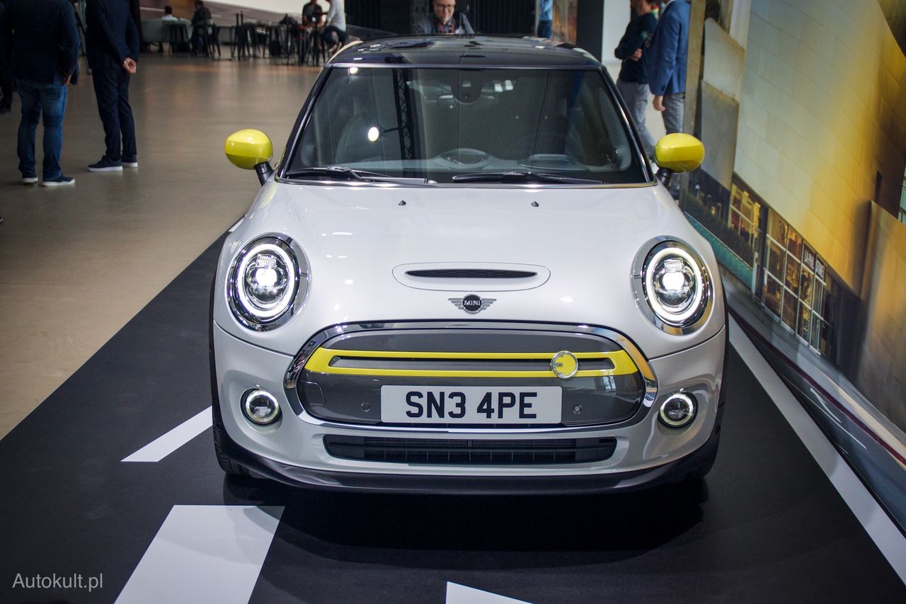 Mini Cooper S E to świetnie wyceniony elektryk stworzony z myślą o mieście