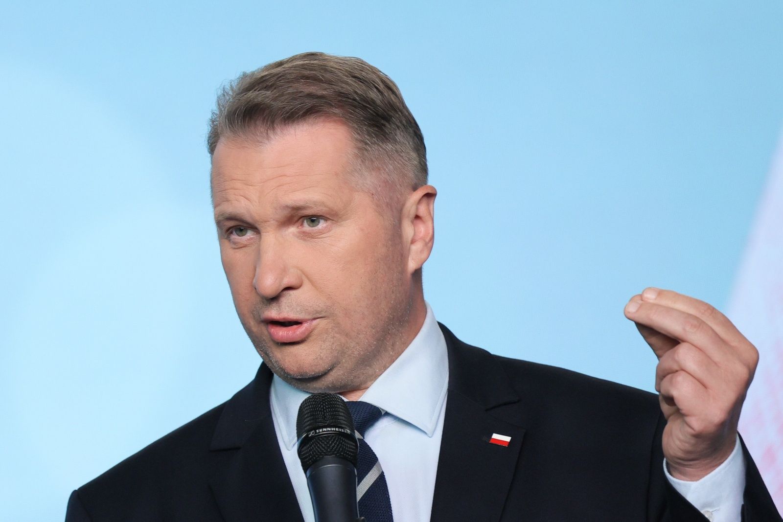Podatkowa wojna PiS vs. rząd: Kto wygrywa, a kto traci w walce o portfele Polaków