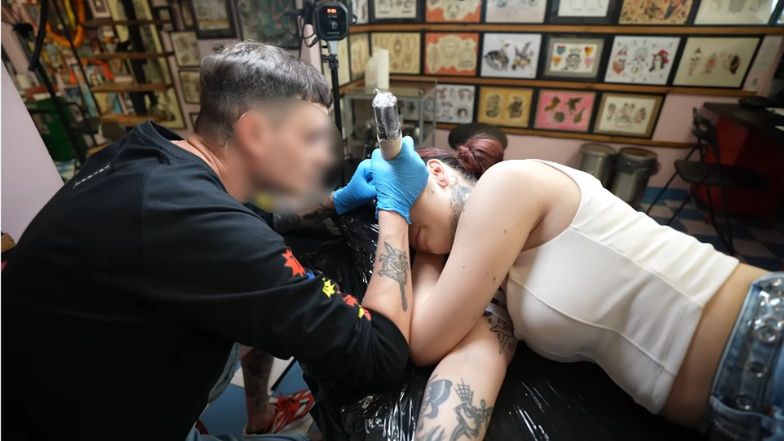 Marcysia Ryskała z Ekipy Friza zrobiła sobie tatuaż na twarzy