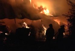 Pożar w Więciórce. Strażacy gasili ogień przez 12 godzin. Wszczęto śledztwo