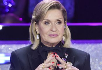 Nosi je zamiast klasycznych czółenek. Strzał w dziesiątkę dla dojrzałych