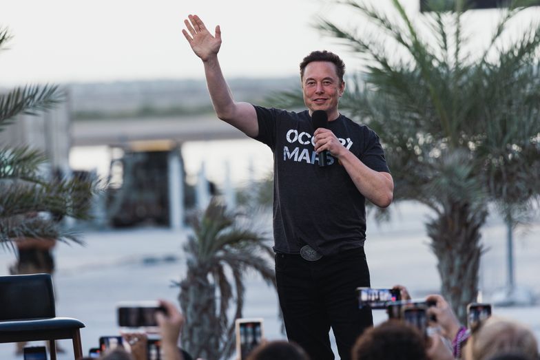 Koniec martwych stref. Oto jak Elon Musk chce sprawić, żeby wszędzie był zasięg sieci komórkowej