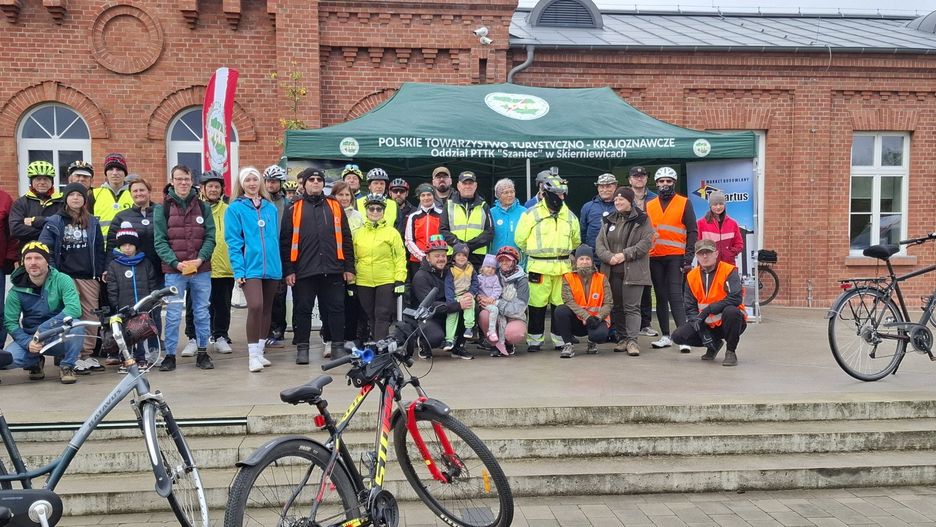Rowerowy rajd Pieczonego Ziemniaka wystartował spod muzeum