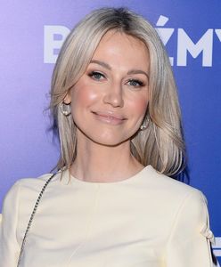 Trwał program na żywo. Nagle Ogórek... pociągnęła za swoje włosy