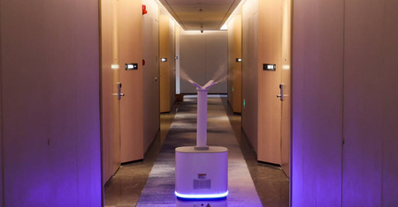 W Chinach powstał hotel gdzie sprzątaczki zastąpiono robotami