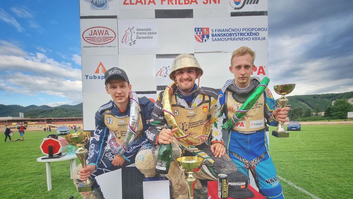 podium Zlatej Prilby w Żarnowicy