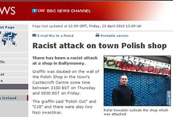 Rasistowskie graffiti i swastyki na polskim sklepie