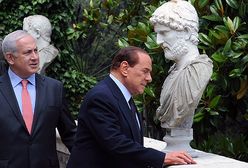 Włosi głosują, Berlusconi z 25-latką - zdjęcia nie kłamią