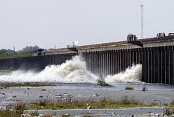 Otwarto przepusty w tamach na Missispi