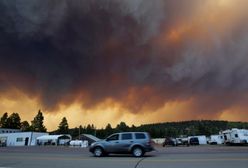 Strażacy walczą z pożarami w Arizonie