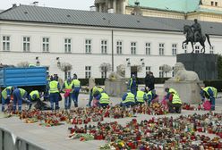 Sprzątanie przed Pałacem - wywieźli siedem ton zniczy