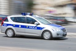 Policyjny radiowóz wpadł w przystanek