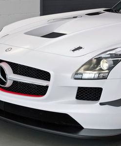 Trzy skrzydła i gwiazda