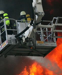 Pożar bloku w Warszawie - strażacy ugasili ogień