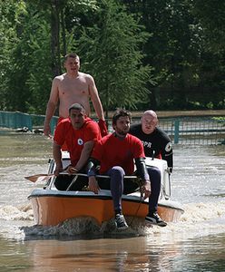 Przerwany wał pod Płockiem - mieszkańcy 25 miejscowości muszą uciekać