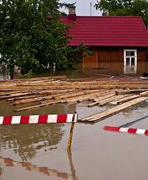 Powódź może zabrać im miejsca pracy