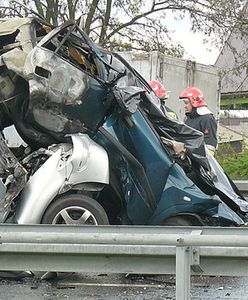 Tir zmiażdżył 2 auta i zabił 5 osób - są zarzuty dla kierowcy