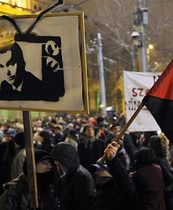 Węgrzy manifestują przeciw ustawie medialnej