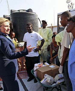Clinton: USA nie wstrzymają pomocy dla Haiti