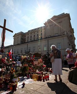 "Najważniejsza dla PiS jest obrona krzyża"