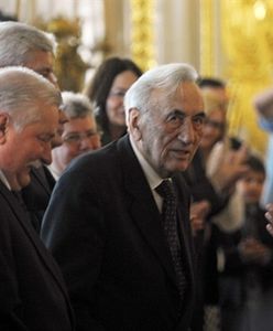 Mazowiecki krytykuje postawę biskupów w sporze o krzyż