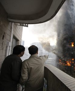 Tragiczny pożar w Szanghaju - ludzie ginęli skacząc z okien