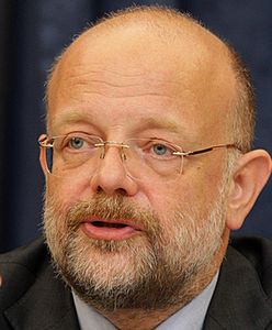 Kownacki odszedł z kancelarii prezydenta przez kobietę?