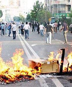 Starcia policji z demonstrantami w Teheranie