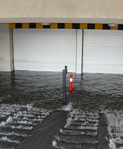 Oberwanie chmury w Warszawie, zalało metro