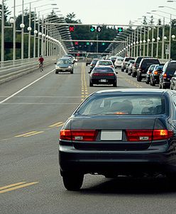 Większość Polaków chce jeździć na światłach