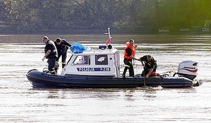 Policja szuka 16-latka, który spadł z mostu do Wisły