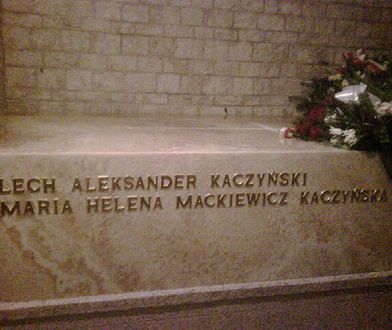 Europoseł opublikował zdjęcie z prywatnej części pogrzebu