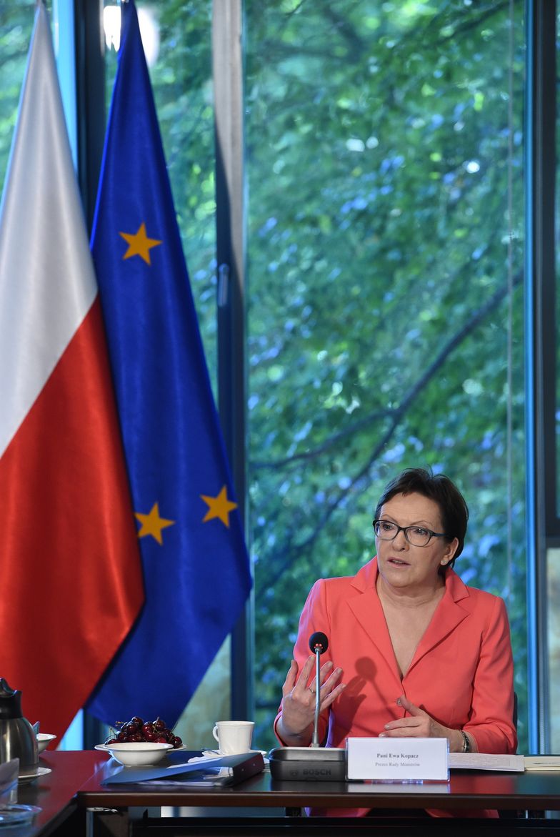 Kopacz przestrzega przed drugą Grecją. "Nie chcę licytować się z PiS"