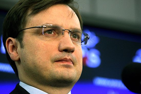 Ziobro tłumaczy się z "usuwania patologii i korupcji"