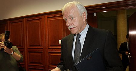 Sąd: Olechowski współpracował, oświadczenie prawdziwe