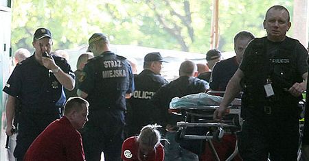 Nigeryjczyk zginął, bo chciał wyrwać broń policjantowi?