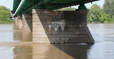 Mazowsze: woda coraz wyższa, Słubice i Gąbin zagrożone