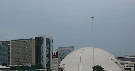 Zobacz miasto bez chodników i ulice bez nazw