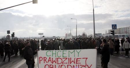 Nowe drogi tak, byle nie obok nas
