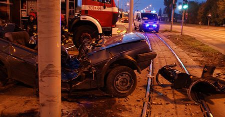 Tragedia w Łodzi - z auta prawie nic nie zostało