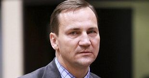 "Wrak tupolewa powinien stać się pomnikiem ofiar"