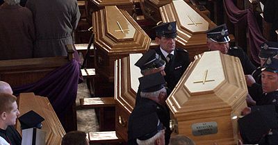 Drzewica: kilka tysięcy osób pożegnało ofiary wypadku