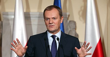 Czy Tuskowi odpowiada decyzja Komorowskiego?